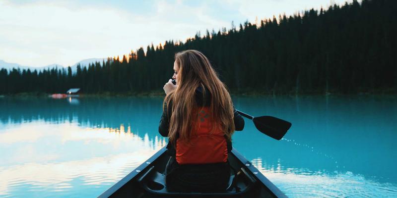 从咖啡豆到手冲咖啡：精品咖啡时代的器具演变与冲泡艺术